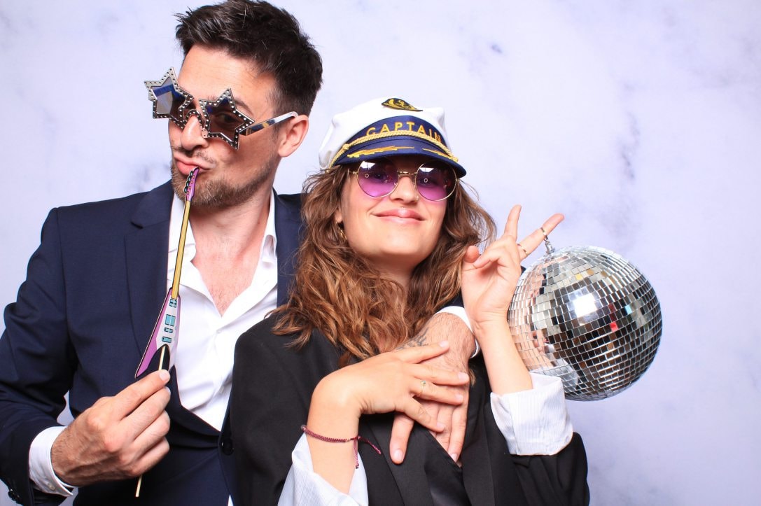 WoodyBooth Fotobox Leipzig — Studioqualität Premium Fotobox Leipzig Hochzeit
